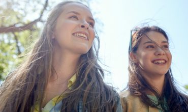 what I what my teenage daughters to know about dating. How to talk to your teen girls about dating.