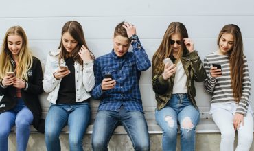 how to recognize and prevent tween and teen cell phone addiction