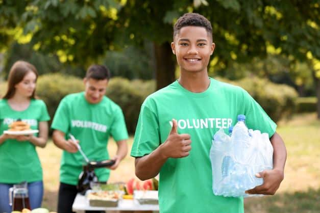 teen who loves to volunteer