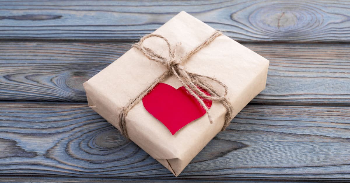 The Best Valentine's Day Care Package Ideas For Your College-aged